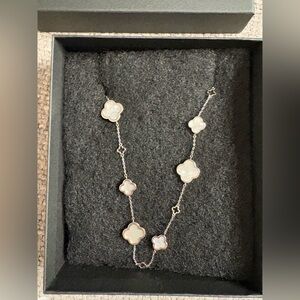 Stella Rae Fine Silver Plated Clover Motif Necklace Brand New With Tag In Box